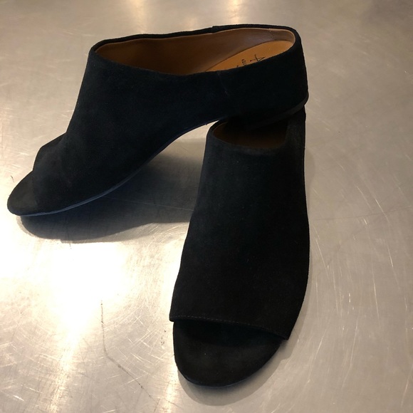 Aquatalia Adriana Suede Mule Sandal - Picture 3 of 7